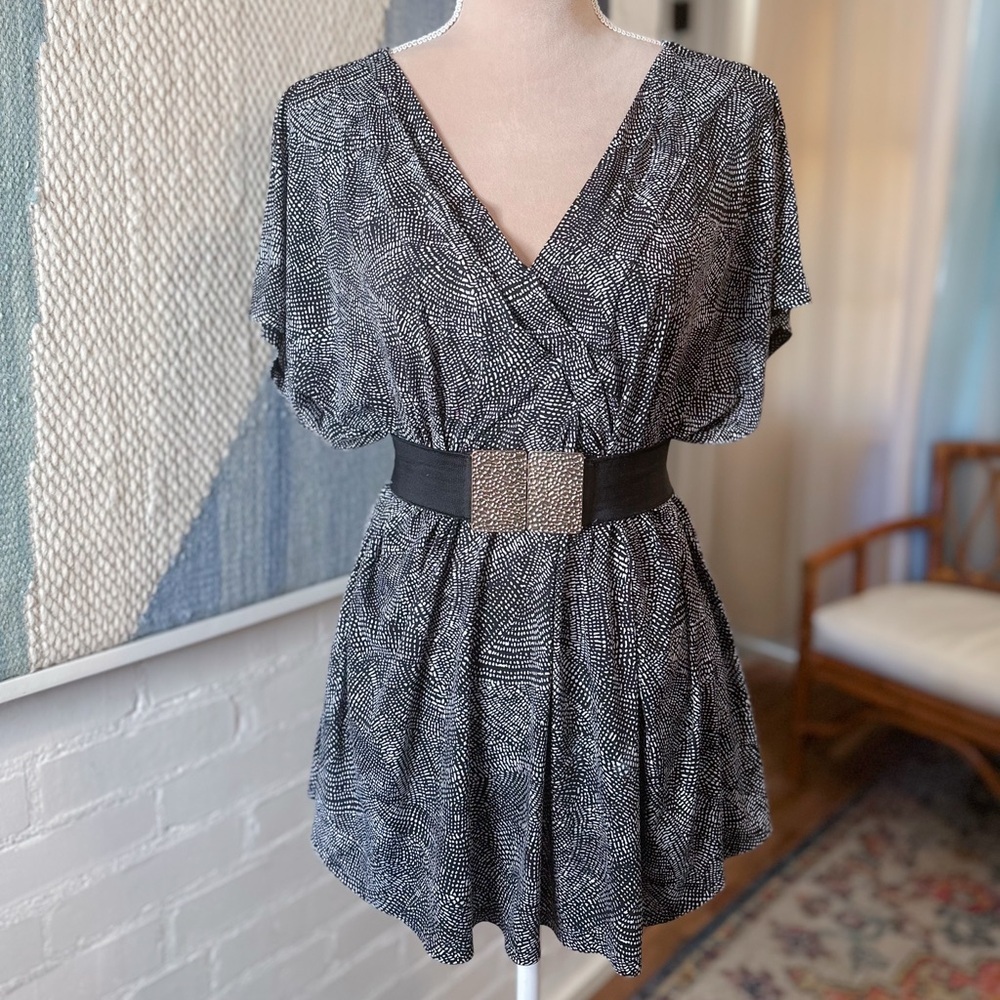 Lane Bryant Black and White Knit V-Neck Flowy Blouse